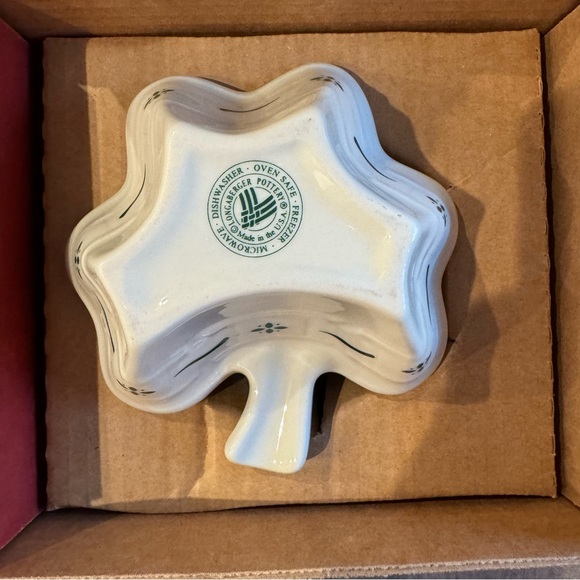 NWT Longaberger Pottery Shamrock Ramekin Cream with Green Accents - Picture 4 of 4